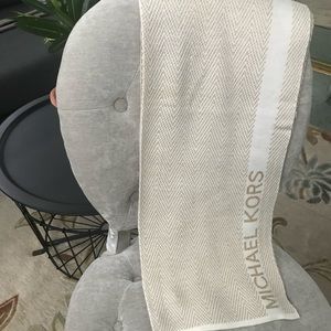 Michael Kors scarf